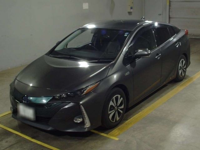 51 Toyota Prius phv ZVW52 2019 г. (TAA Hokkaido)